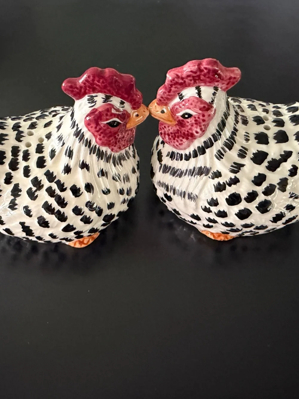Wangs  Speckled Chicken Rooster Salt And Pepper Set 2